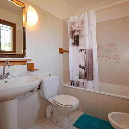 3 Bedroom Stunning In Holiday home Prunete