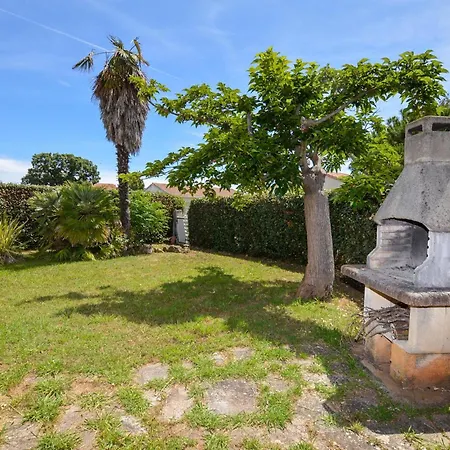 3 Bedroom Stunning In Holiday home Prunete
