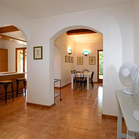 3 Bedroom Stunning In * Prunete